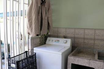 Se vende casa de 2 plantas con uso mixto en Mata Redonda San José 23-905 Se vende casa de 2 plantas con uso mixto en Mata Redonda San José 23-905