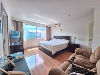 Se vende moderna casa con patio en condominio de Piedades Santa Ana 25-585 Se vende moderna casa con patio en condominio de Piedades Santa Ana 25-585