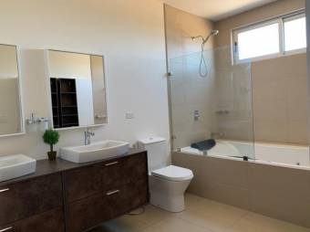 Se vende moderna casa con 3 plantas en Pozos Santa Ana 25-511 Se vende moderna casa con 3 plantas en Pozos Santa Ana 25-511