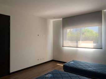 Se vende moderna casa con 3 plantas en Pozos Santa Ana 25-511 Se vende moderna casa con 3 plantas en Pozos Santa Ana 25-511