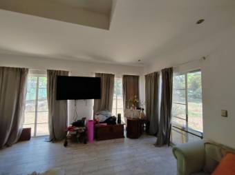 Se vende espaciosa casa con lote de 1,337m2 en Brasil Santa Ana 24-1528 Se vende espaciosa casa con lote de 1,337m2 en Brasil Santa Ana 24-1528