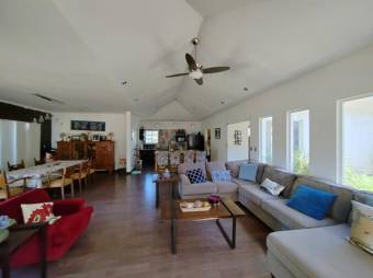 Se vende espaciosa casa con lote de 1,337m2 en Brasil Santa Ana 24-1528 Se vende espaciosa casa con lote de 1,337m2 en Brasil Santa Ana 24-1528