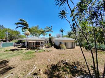 Se vende espaciosa casa con lote de 1,337m2 en Brasil Santa Ana 24-1528 Se vende espaciosa casa con lote de 1,337m2 en Brasil Santa Ana 24-1528