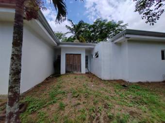 Se vende espaciosa casa con lote de 1,337m2 en Brasil Santa Ana 24-1528 Se vende espaciosa casa con lote de 1,337m2 en Brasil Santa Ana 24-1528