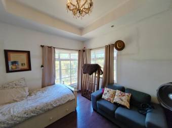 Se vende espaciosa casa con lote de 1,337m2 en Brasil Santa Ana 24-1528 Se vende espaciosa casa con lote de 1,337m2 en Brasil Santa Ana 24-1528