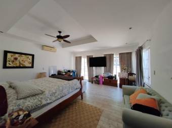 Se vende espaciosa casa con lote de 1,337m2 en Brasil Santa Ana 24-1528 Se vende espaciosa casa con lote de 1,337m2 en Brasil Santa Ana 24-1528