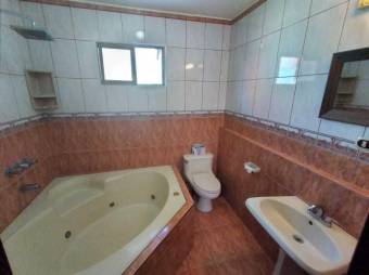 Se vende espaciosa casa con amplia zona verde en San Francisco Heredia 24-1442 Se vende espaciosa casa con amplia zona verde en San Francisco Heredia 24-1442