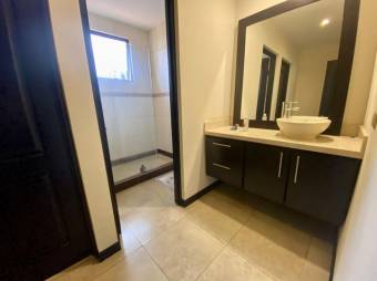 Se vende moderna casa con patio en condominio Francosta de Ulloa 25-679 Se vende moderna casa con patio en condominio Francosta de Ulloa 25-679