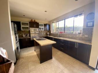 Se vende moderna casa con patio en condominio Francosta de Ulloa 25-679 Se vende moderna casa con patio en condominio Francosta de Ulloa 25-679