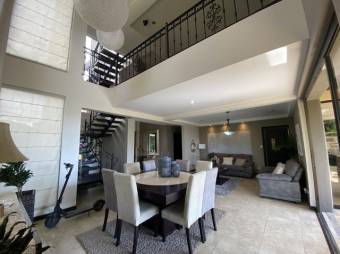 Se vende moderna casa con patio en condominio Francosta de Ulloa 25-679 Se vende moderna casa con patio en condominio Francosta de Ulloa 25-679