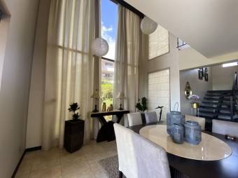 Se vende moderna casa con patio en condominio Francosta de Ulloa 25-679 Se vende moderna casa con patio en condominio Francosta de Ulloa 25-679