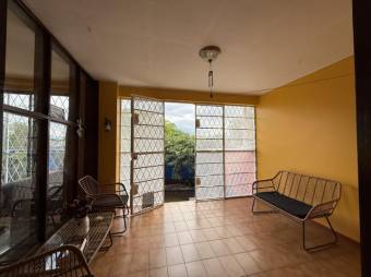 Se vende espaciosa casa con jardín y terraza en Se vende espaciosa casa con jardín y terraza en