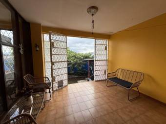 Se vende espaciosa casa con jardín y terraza en Se vende espaciosa casa con jardín y terraza en