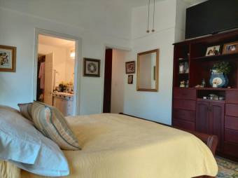 Se vende moderna casa con amplio patio en Santa Ana 25-1247 Se vende moderna casa con amplio patio en Santa Ana 25-1247