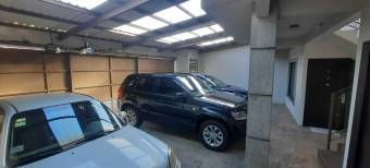 Se vende edificio con 6 apartamentos para inversión en Heredia 25-363