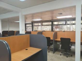 Se vende edificio comercial de 2 plantas en Rhormoser 24-1609