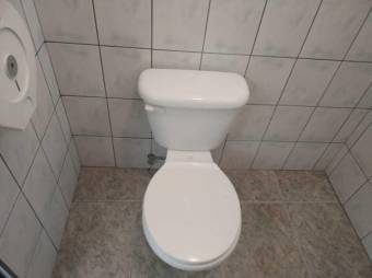 Se vende edificio comercial de 2 plantas en Rhormoser 24-1609