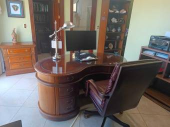 Se vende casa de lujo con piscina en La Asunción de Belén 24-1391  