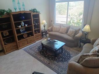 Se vende casa de lujo con piscina en La Asunción de Belén 24-1391  