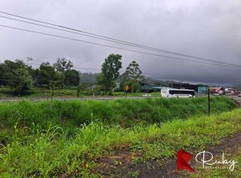 Ubicación estratégica frente a ruta 32, La Marina, Pococi