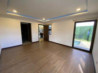 Se vende moderna casa con piscina en condominio de Ulloa 25-561 Se vende moderna casa con piscina en condominio de Ulloa 25-561