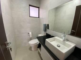 Se vende moderna casa con piscina en condominio de Ulloa 25-561 Se vende moderna casa con piscina en condominio de Ulloa 25-561