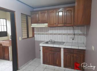 Edificio de 8 Apartamentos en Ubicación Céntrica, Guapiles