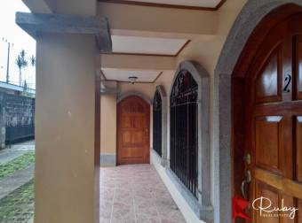 Edificio de 8 Apartamentos en Ubicación Céntrica, Guapiles