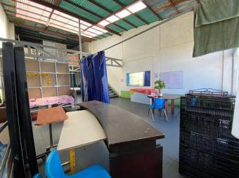 Se vende casa y local con uso mixto en San Josecito Heredia 25-1706