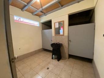Se vende casa y local con uso mixto en San Josecito Heredia 25-1706