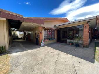 Se vende espaciosa casa con lote de 800m2 en San Pablo Heredia 25-1790 Se vende espaciosa casa con lote de 800m2 en San Pablo Heredia 25-1790