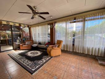 Se vende espaciosa casa con lote de 800m2 en San Pablo Heredia 25-1790 Se vende espaciosa casa con lote de 800m2 en San Pablo Heredia 25-1790