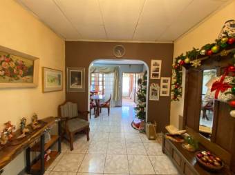 Se vende espaciosa casa con lote de 800m2 en San Pablo Heredia 25-1790 Se vende espaciosa casa con lote de 800m2 en San Pablo Heredia 25-1790