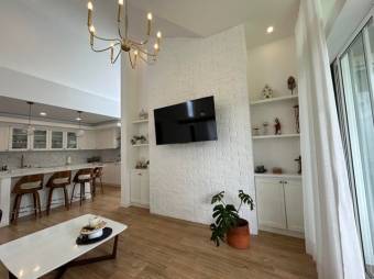 Se vende moderna casa con patio en condominio de Ulloa Heredia 25-154 Se vende moderna casa con patio en condominio de Ulloa Heredia 25-154