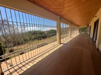 Se vende amplia finca con 14,700m2 en San José de Atenas 24-1428