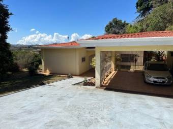 Se vende amplia finca con 14,700m2 en San José de Atenas 24-1428