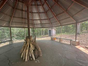 Se vende amplia propiedad con 18,900m2 en San Rafael de Puriscal 24-1482