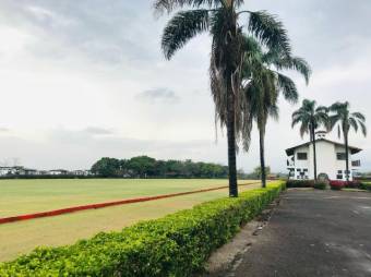 Se vende moderna casa con amplio lote en La Guácima Alajuela 25-821 Se vende moderna casa con amplio lote en La Guácima Alajuela 25-821