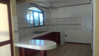 Se vende propiedad con 3 casas en Brasil de Santa Ana 22-1430