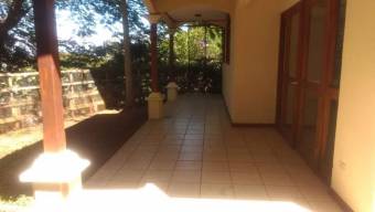 Se vende propiedad con 3 casas en Brasil de Santa Ana 22-1430