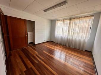 Se vende espaciosa casa con lote de 846m2 en San Pedro San José 25-1724