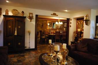 Se vende espaciosa casa con patio en Santo Domingo Heredia 23-288