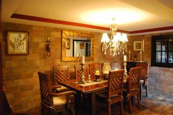 Se vende espaciosa casa con patio en Santo Domingo Heredia 23-288