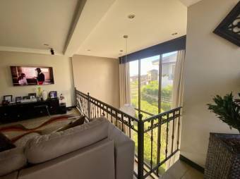 Se vende moderna casa con patio en Ulloa Heredia 25-679 Se vende moderna casa con patio en Ulloa Heredia 25-679