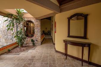 VENTA DE CASA, SAN JOSÉ, MORAVIA, LOS COLEGIOS  