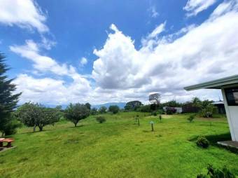 Se vende casa con mas de 7,000m2 de lote en San Rafael de Heredia 25-186 Se vende casa con mas de 7,000m2 de lote en San Rafael de Heredia 25-186
