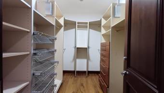 Se vende espaciosa casa de lujo en condominio de Curridabat 25-1773