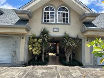 Se vende espaciosa casa de lujo en Hacienda los 