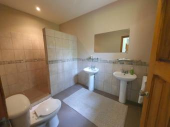 Se vende casa con mas de 10,400m2 de lote en Ciudad Colón 24-1029 Se vende casa con mas de 10,400m2 de lote en Ciudad Colón 24-1029