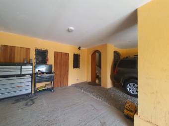 Se vende casa con mas de 10,400m2 de lote en Ciudad Colón 24-1029 Se vende casa con mas de 10,400m2 de lote en Ciudad Colón 24-1029